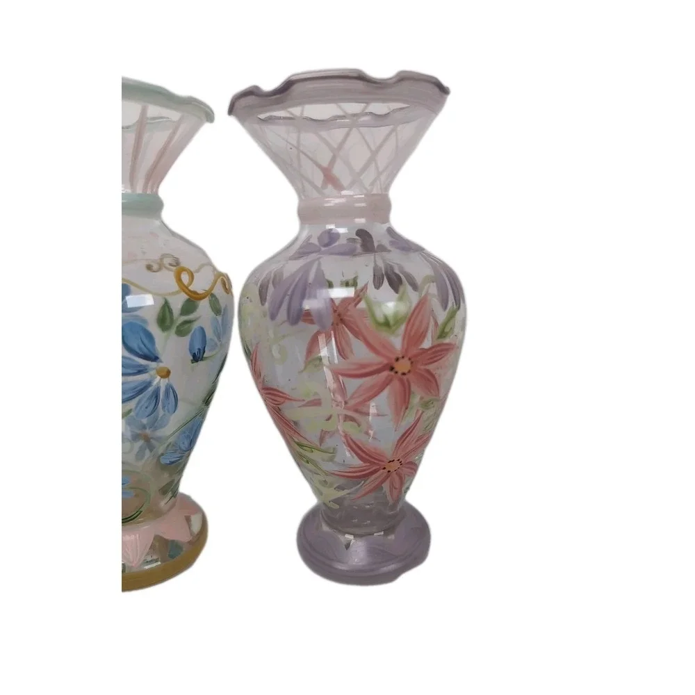 Set of 2 Tracy Porter Hand Painted Art Glass Floral Vases Scalloped Rim 6.5